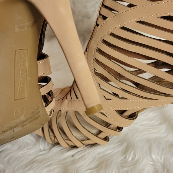 Anne Michelle Peep Toe Heel - Picture 3 of 4